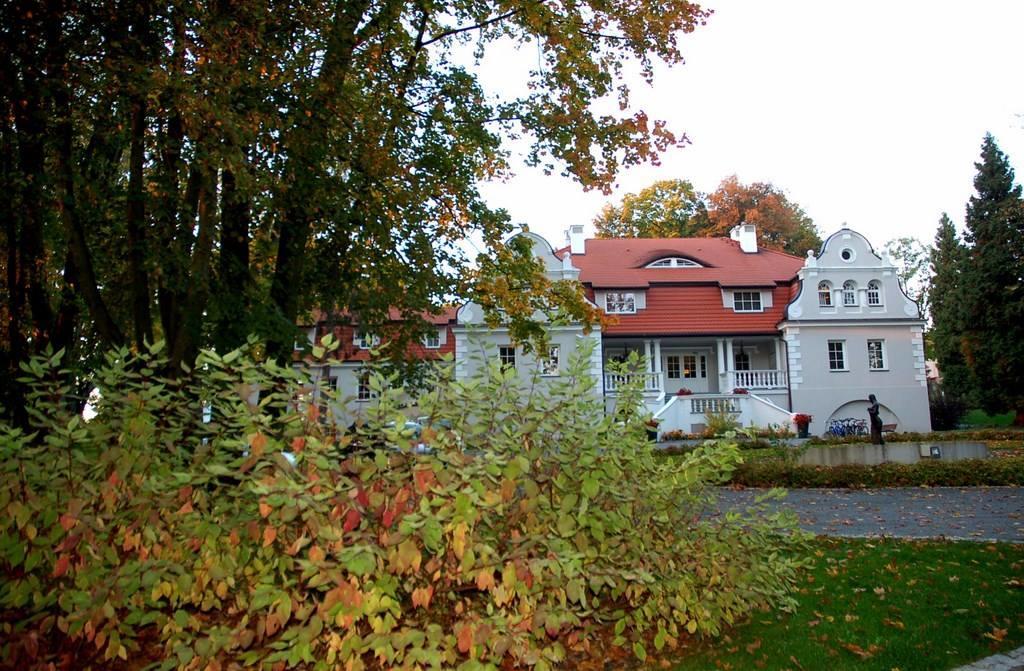 Dwor Sanna Hotel Wierzchowiska Exterior photo