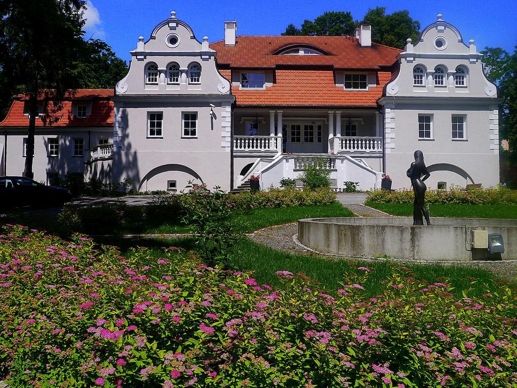 Dwor Sanna Hotel Wierzchowiska Exterior photo